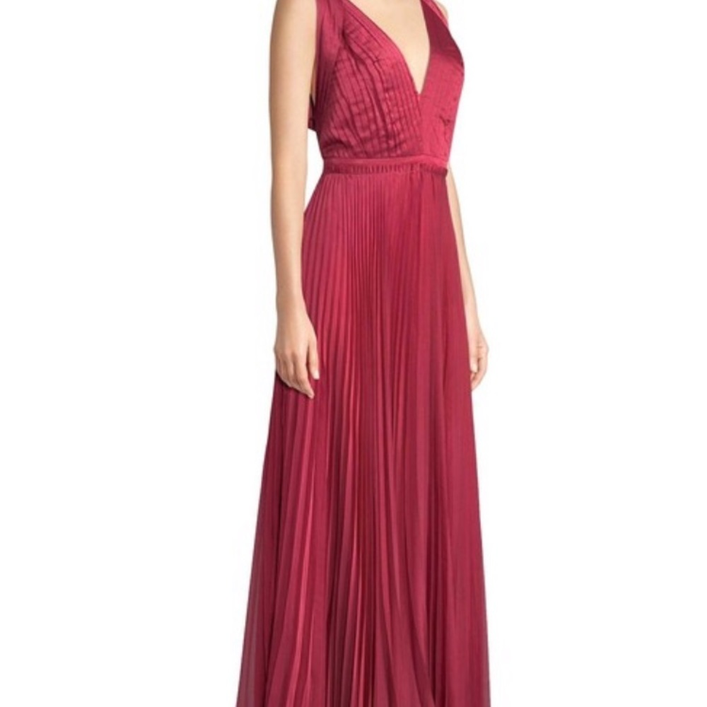 Red collection V neck pleated Carmen Marc Valvo